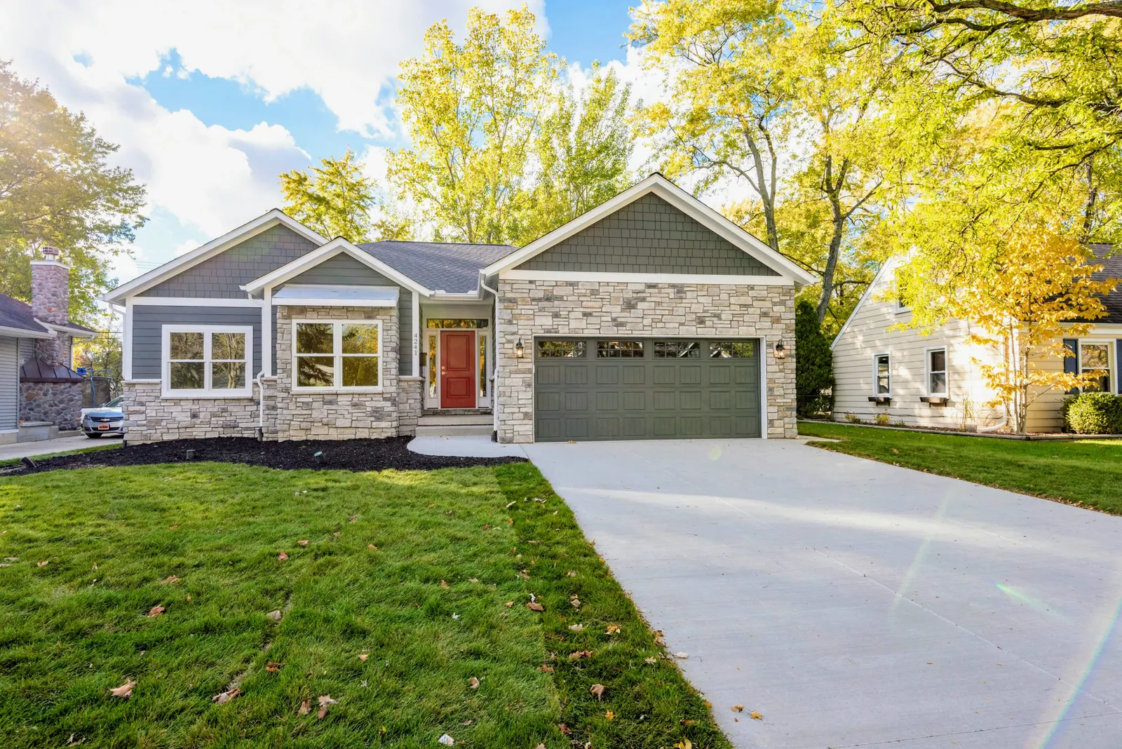 Front lawn exterior photo of a home